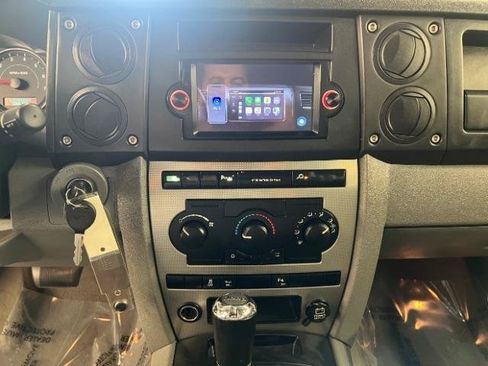 Used 2006 Jeep Commander 4WD image 11