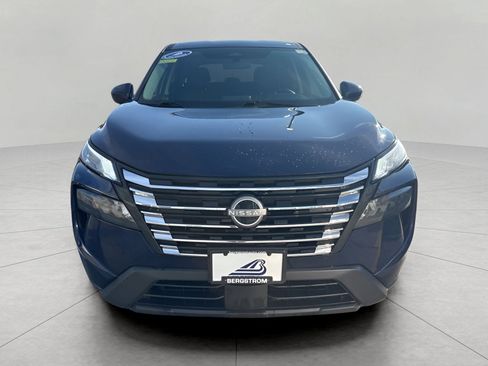 Used 2025 Nissan Rogue SV image 36