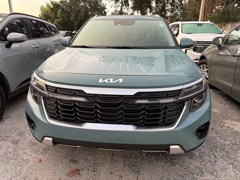 Certified 2025 Kia Seltos EX w/ EX Sunroof Package FWD image 8