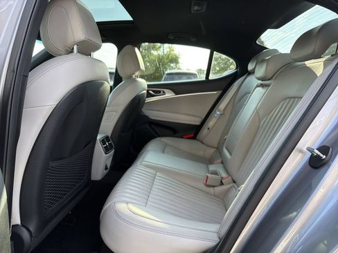 Used 2022 Genesis G70 2.0T w/ Prestige Package RWD image 13