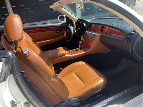Used 2005 Lexus SC 430 Convertible image 6