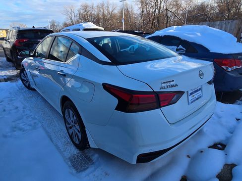 Used 2023 Nissan Altima 2.5 S image 11