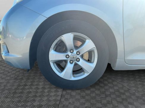 Used 2013 Toyota Sienna LE FWD image 11