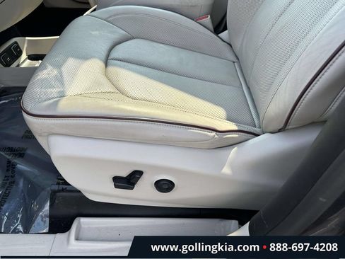 Used 2020 Chrysler Pacifica Limited FWD image 17