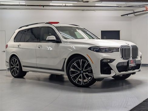 Used 2019 BMW X7 xDrive50i w/ Dynamic Handling Package image 2