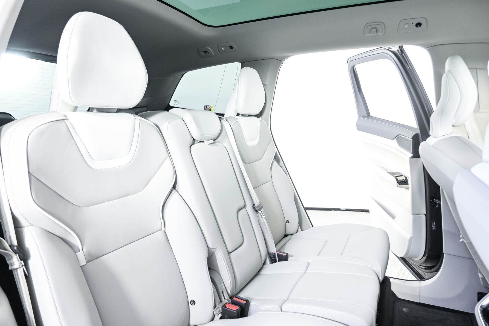 Certified 2025 Volvo EX90 Ultra AWD/4WD image 22