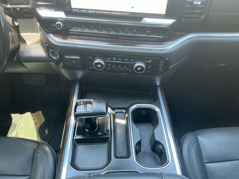 Used 2022 GMC Sierra 1500 SLT w/ SLT Premium Plus Package AWD/4WD image 20