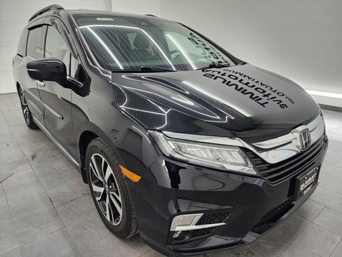 Used 2019 Honda Odyssey Elite image 2