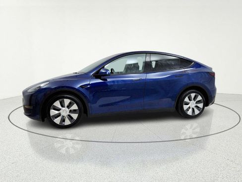 Used 2021 Tesla Model Y Long Range image 4