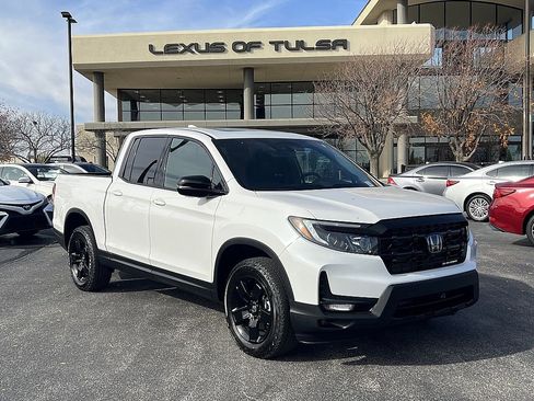Used 2025 Honda Ridgeline Black Edition image 1