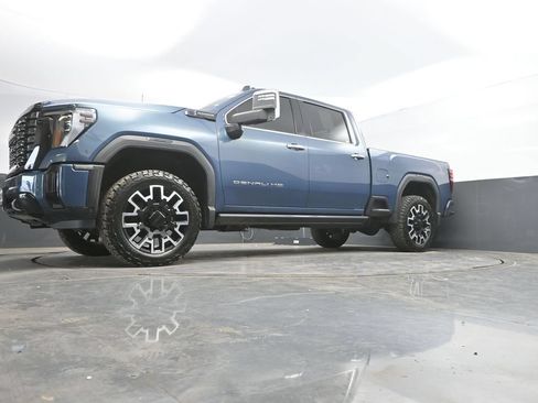 Used 2025 GMC Sierra 2500 Denali Ultimate AWD/4WD image 39