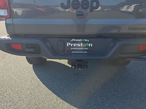 Used 2021 Jeep Gladiator Sport AWD/4WD image 9