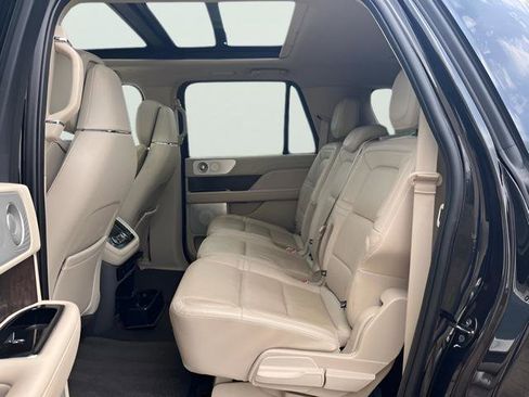 Used 2021 Lincoln Navigator L Reserve w/ Luxury Package AWD/4WD image 35
