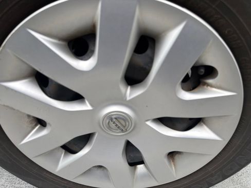 Used 2020 Nissan Rogue Sport S FWD image 13