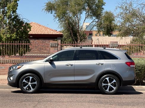 Used 2018 Kia Sorento EX FWD image 3