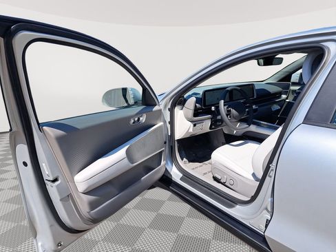 New 2024 Hyundai Ioniq 6 SEL image 11