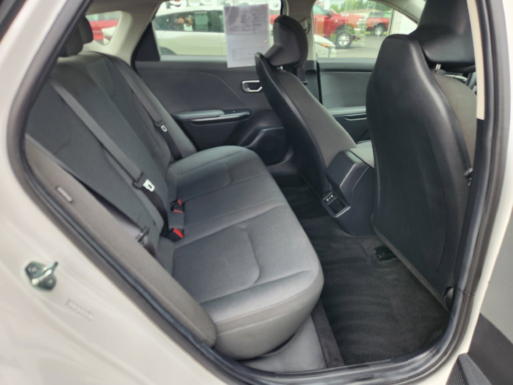 Used 2025 Kia K4 FWD image 12
