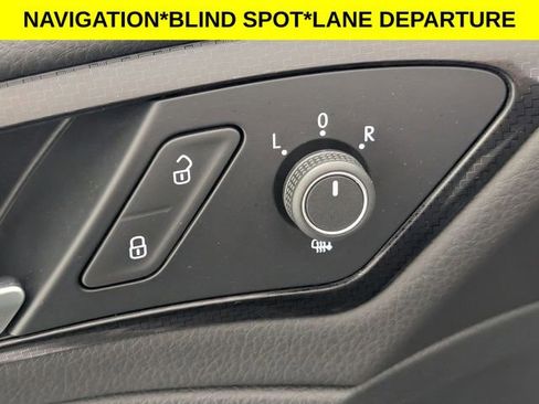 Used 2019 Volkswagen Golf R 4-Door AWD/4WD image 10