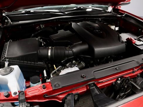 Used 2022 Toyota Tacoma TRD Sport image 15