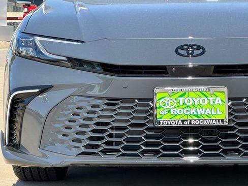 New 2026 Toyota Camry Hybrid FWD image 7