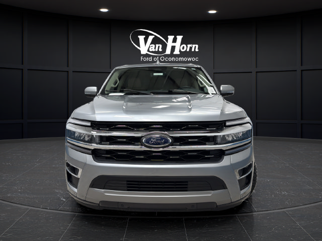 Used 2024 Ford Expedition Limited AWD/4WD image 2