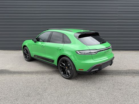 Certified 2023 Porsche Macan GTS image 3