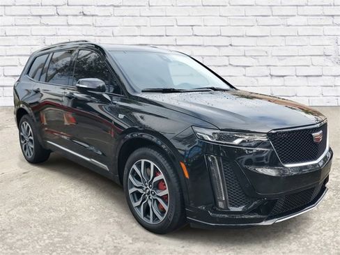 Certified 2024 Cadillac XT6 Sport w/ Technology Package image 5