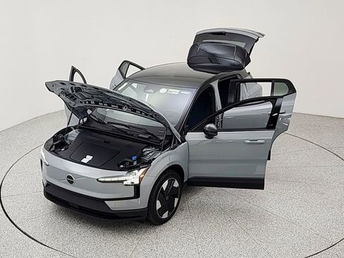 New 2026 Volvo EX30 Plus w/ Protection Package image 41