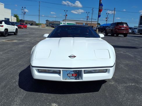 Used 1990 Chevrolet Corvette Coupe RWD image 2