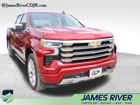 Used 2023 Chevrolet Silverado 1500 High Country w/ Technology Package AWD/4WD image 13