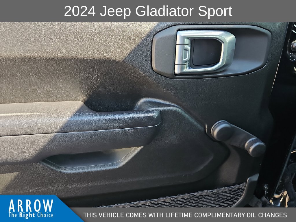 Used 2024 Jeep Gladiator Sport AWD/4WD image 21