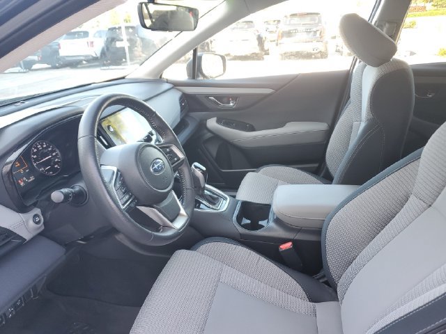 Used 2025 Subaru Outback Premium AWD/4WD image 18