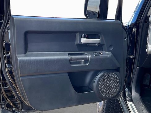 Used 2011 Toyota FJ Cruiser 4WD w/ TRD Sport Pkg image 19