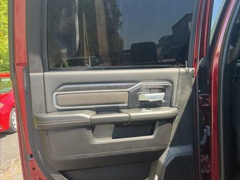 Used 2024 RAM 2500 Big Horn w/ Sport Appearance Package image 28