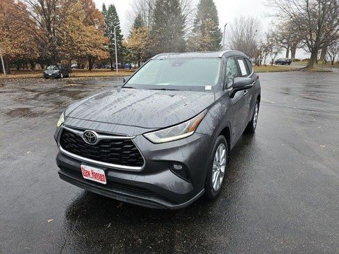 Used 2021 Toyota Highlander Limited image 2