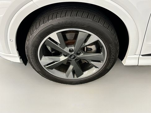 Used 2024 Audi Q4 e-tron Premium Plus w/ Premium Plus image 11