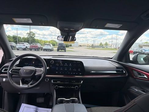 Used 2024 Chevrolet Traverse Z71 w/ LPO, Floor Liner Package AWD/4WD image 33