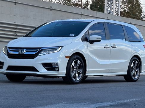 Certified 2019 Honda Odyssey Touring image 11
