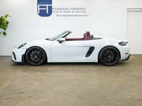 Used 2020 Porsche 718 Boxster Spyder RWD image 13