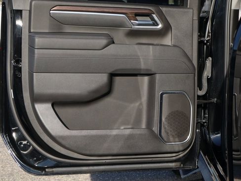 Used 2025 Chevrolet Silverado 2500 LT w/ Trail Boss Package image 36