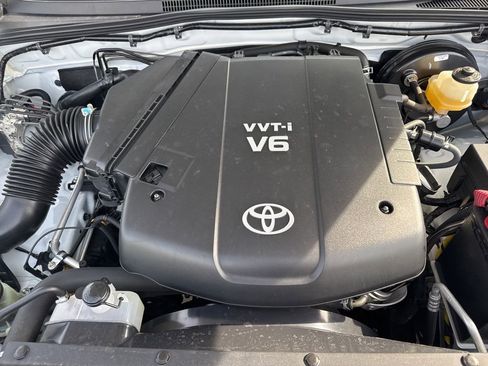 Used 2010 Toyota Tacoma PreRunner w/ TRD Sport Pkg image 30