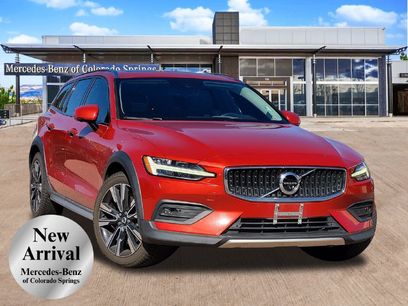 Used 2020 Volvo V60 T5 Cross Country w/ Protection Package Premier