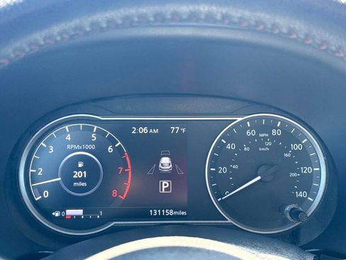 Used 2018 Nissan Kicks SR w/ Premium Package FWD image 14