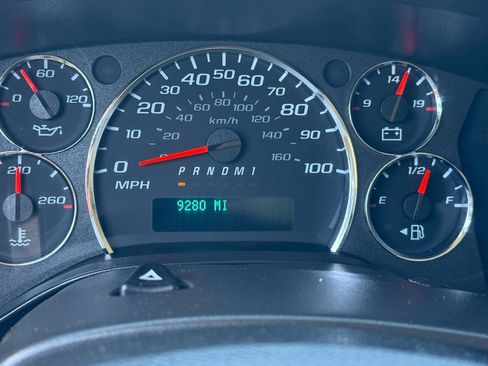 Used 2022 Chevrolet Express 2500 w/ Driver Convenience Package RWD image 22