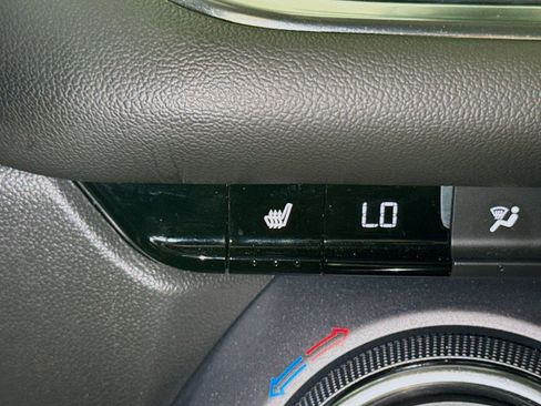 Certified 2025 Chevrolet Blazer LT FWD image 18