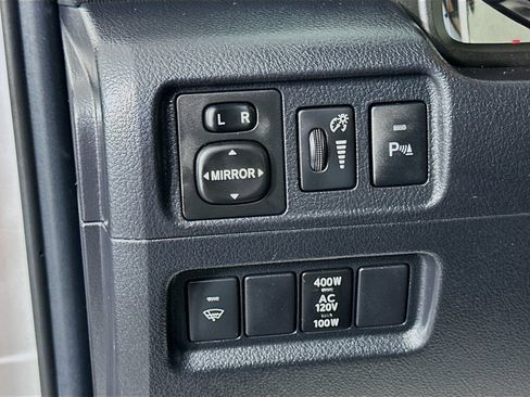 Used 2018 Toyota 4Runner Limited w/ Convenience Package AWD/4WD image 10