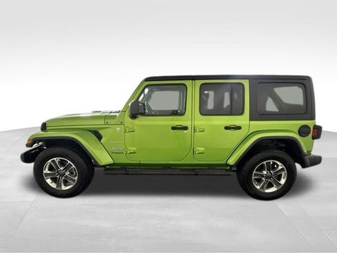 Used 2018 Jeep Wrangler Unlimited Sahara w/ Cold Weather Group AWD/4WD image 6