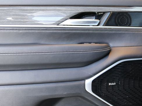 Used 2022 Jeep Wagoneer Series III w/ Premium Group I image 22