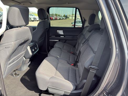 Used 2025 Ford Expedition Active AWD/4WD image 11