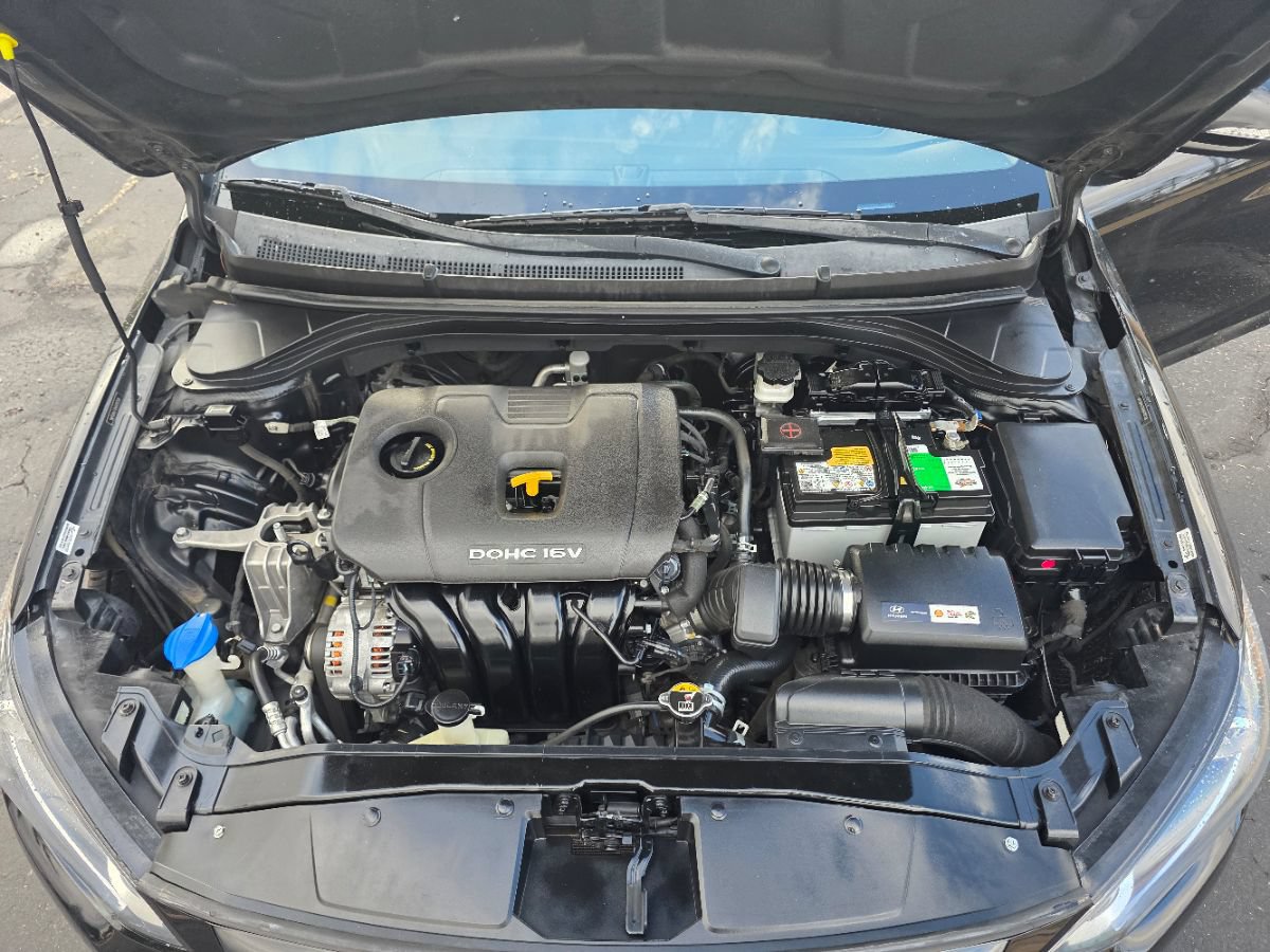 Used 2017 Hyundai Elantra Limited FWD image 12